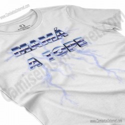 Camiseta MAMÁ A TOPE chica color blanco perspectiva cerca