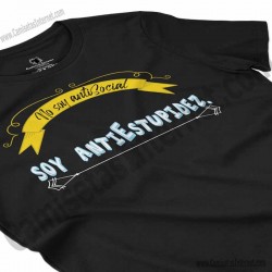Camiseta_no soy antiSocial Soy antiEstupidez Chica color negro perspectiva cerca